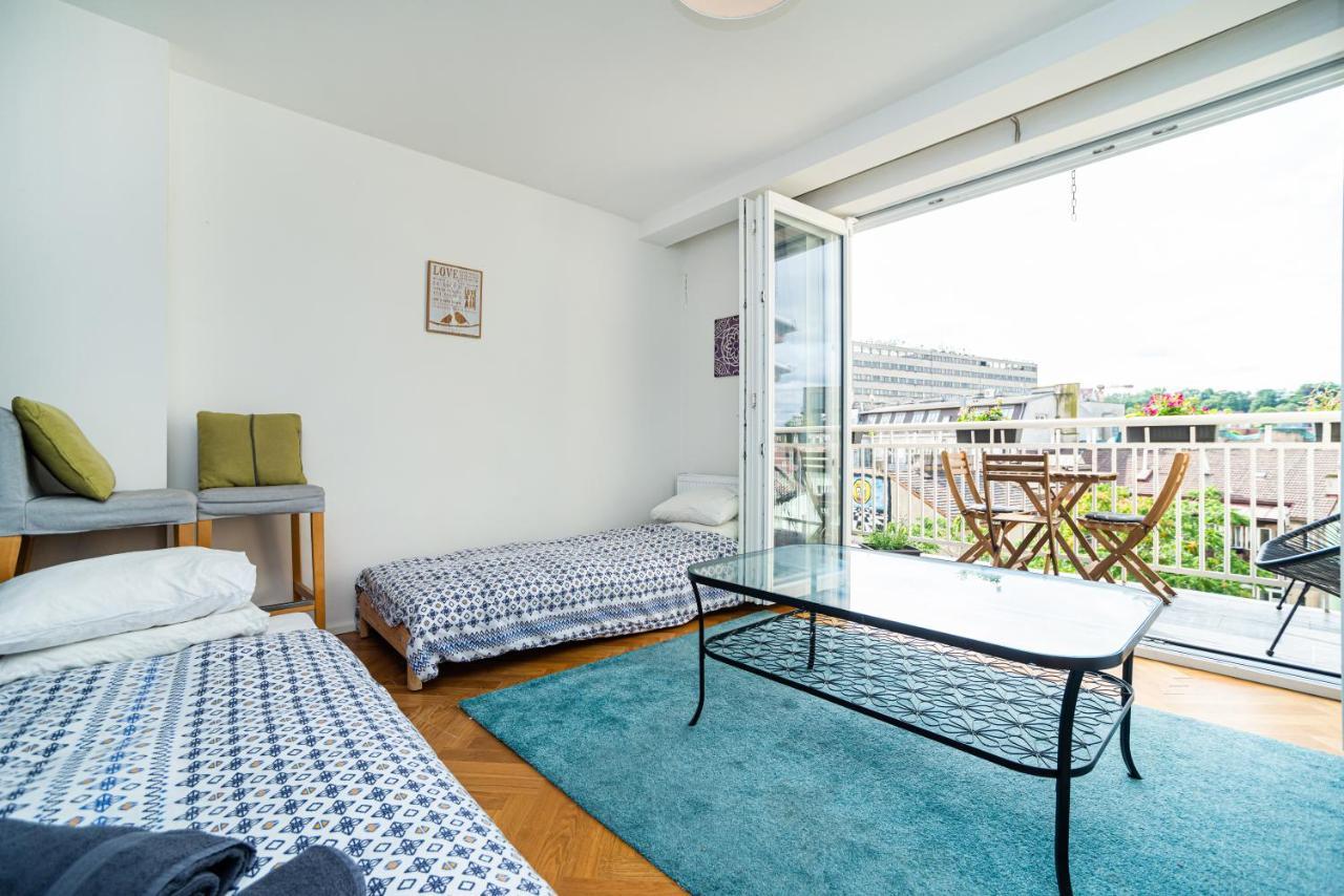 Central, Spacious, Modern 5 Bedrm Duplex W/Balcony Prága Kültér fotó