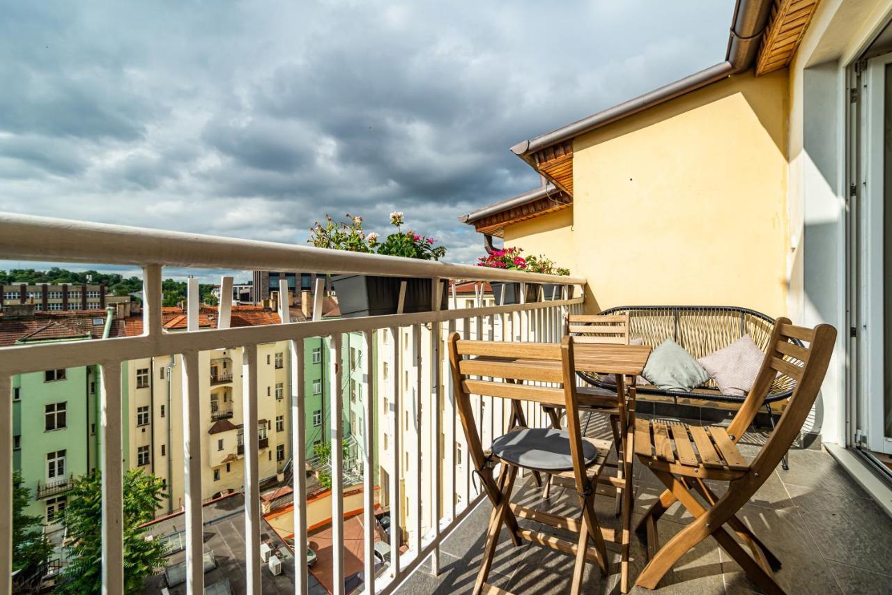 Central, Spacious, Modern 5 Bedrm Duplex W/Balcony Prága Kültér fotó