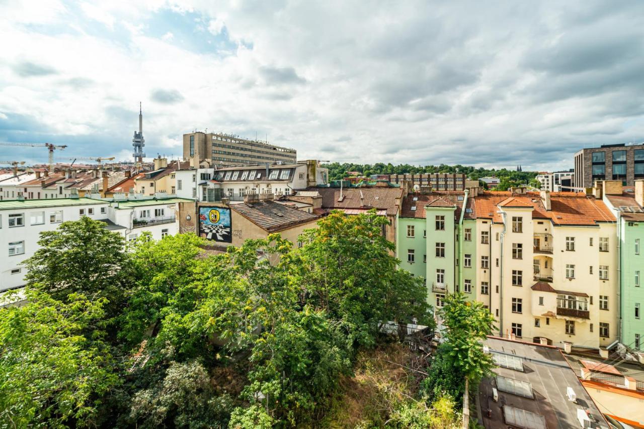 Central, Spacious, Modern 5 Bedrm Duplex W/Balcony Prága Kültér fotó